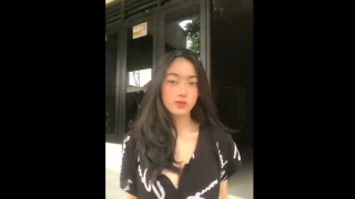 ABG Cantik Gabut Pamer Full Body Di Depan Gadun Buat Mimisan